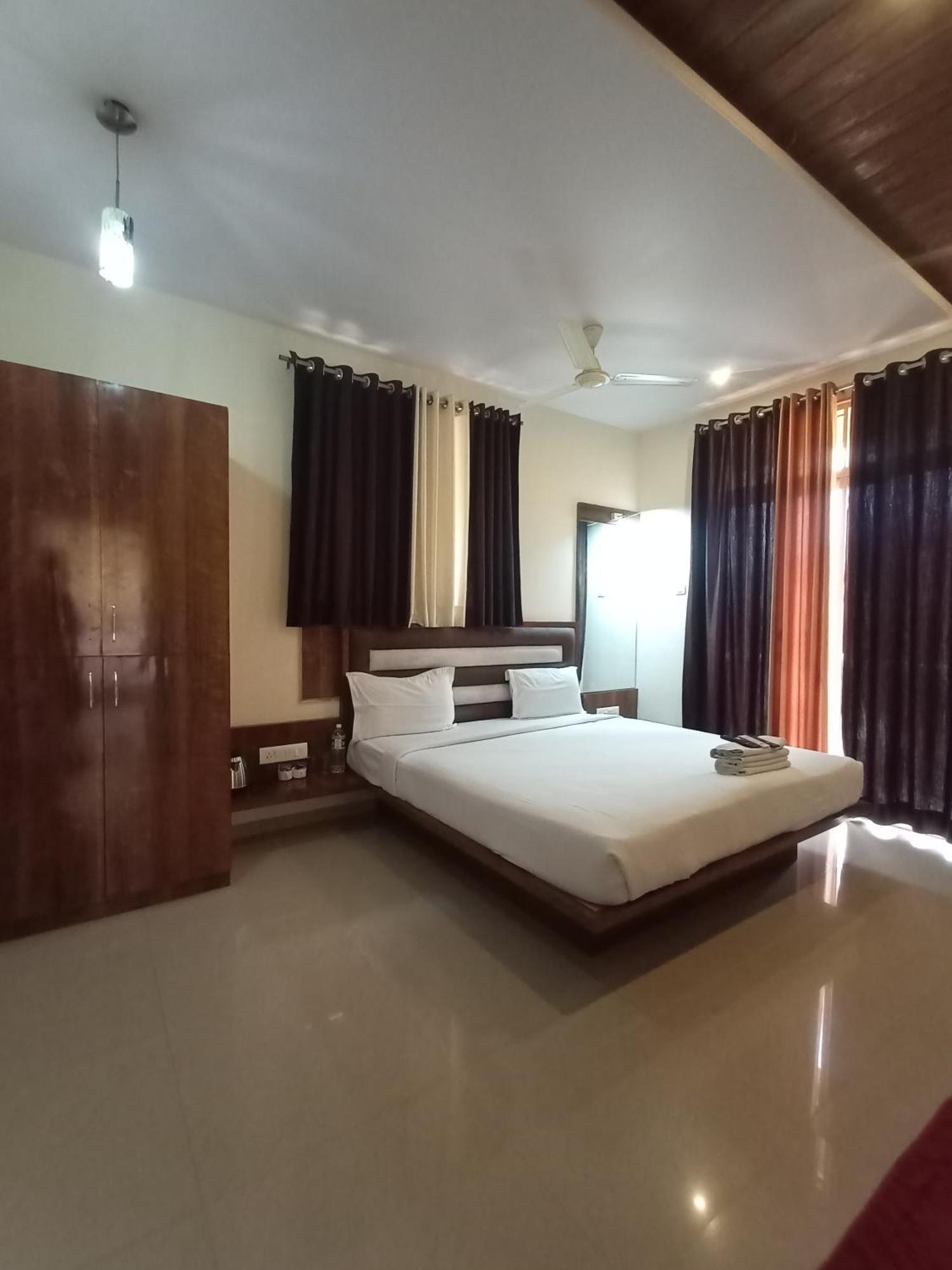 Hotel Oakwood Mahābaleshwar Zimmer foto